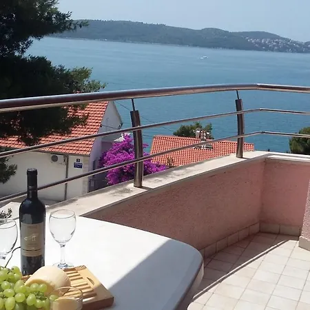 With Sea View *